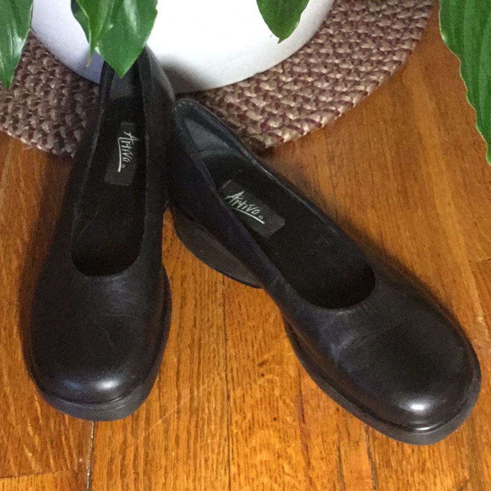 Black Artiva Flats
